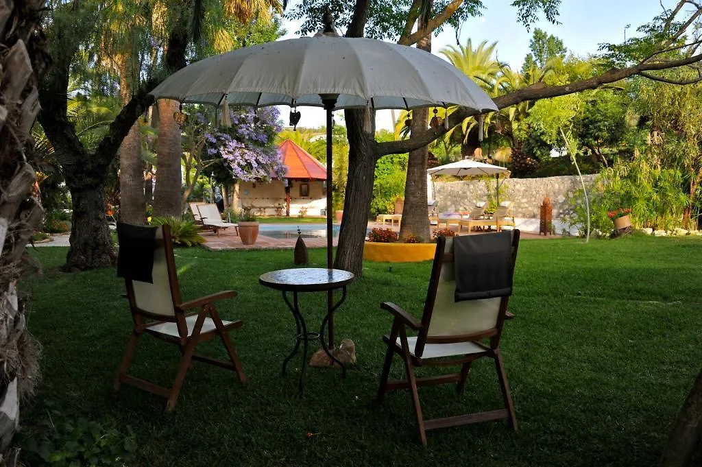 Barros De Luna Guest House Coin Spain