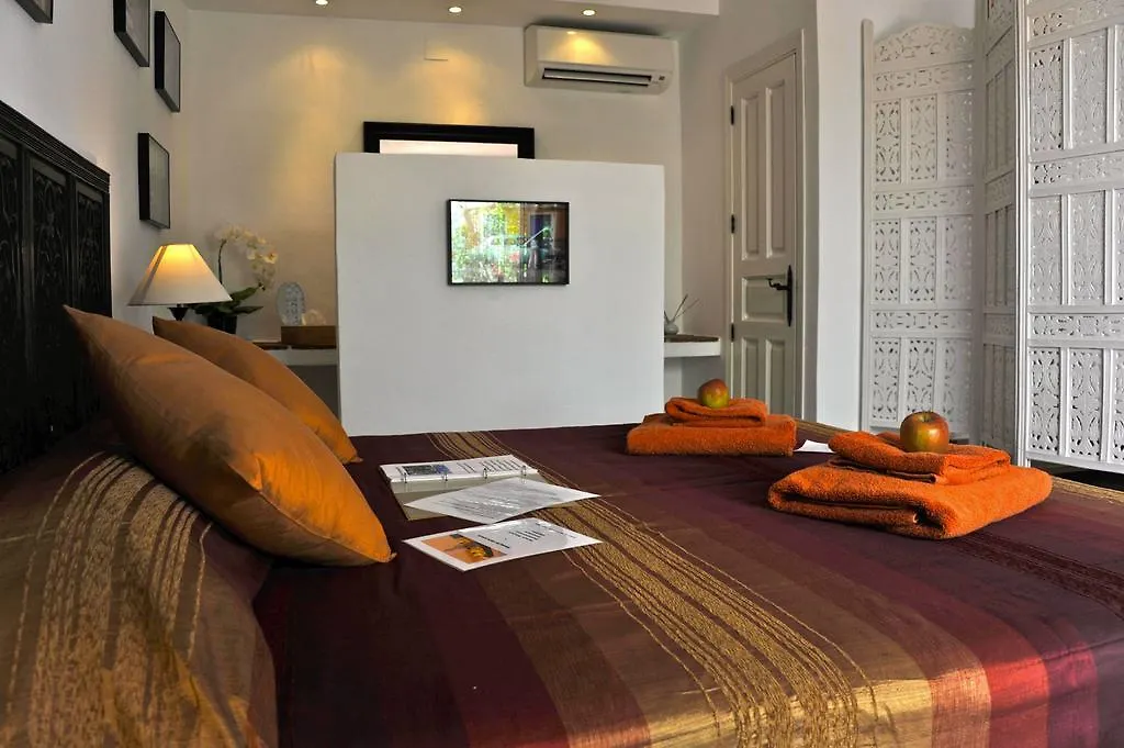 Barros De Luna Guest House Coin Spain